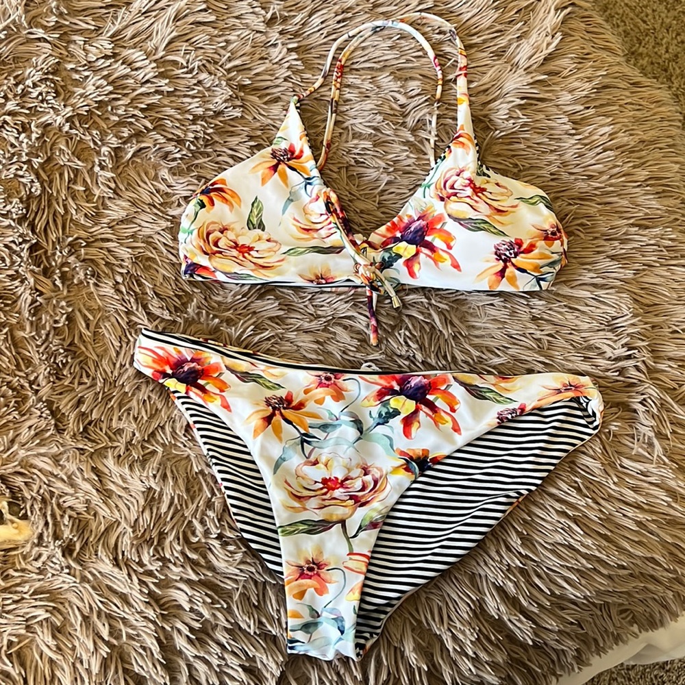 Cupshe reversible bikini set